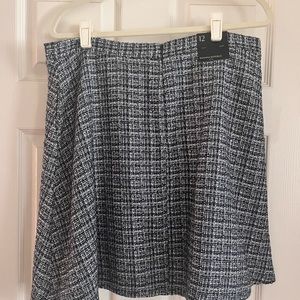 Banana Republic lined skirt with pockets.